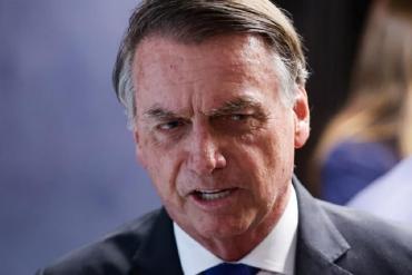 bolsonaro close